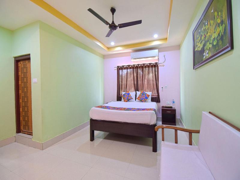 Fabhotel Knight Airways image