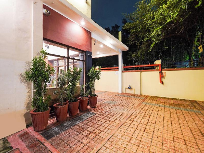Fabhotel The Dayal image