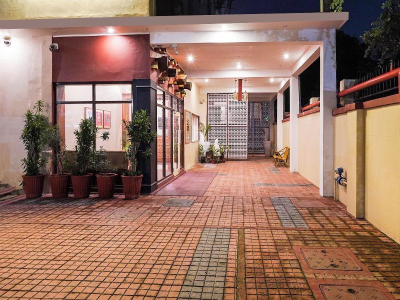 Fabhotel The Dayal image