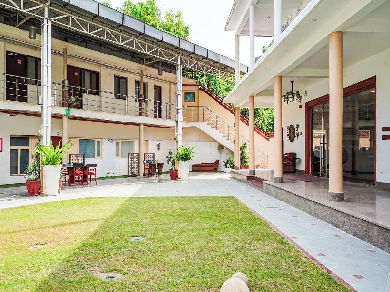 Fabhotel The Dayal image