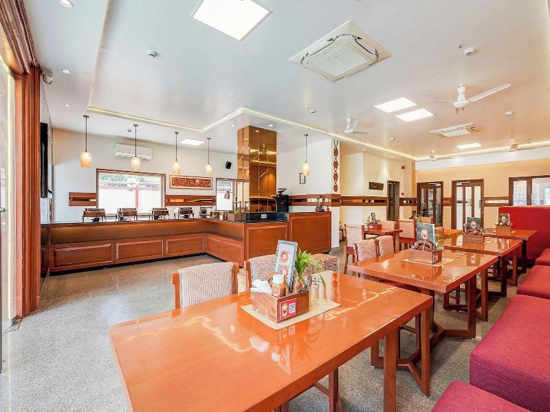 Fabhotel The Dayal image