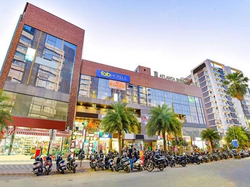 Fabhotel Happinex