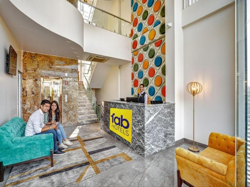 Fabhotel The White Moon image