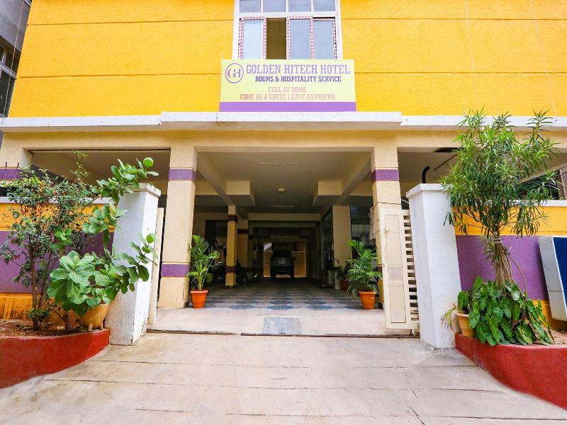 Fabhotel Golden Hitech — general view