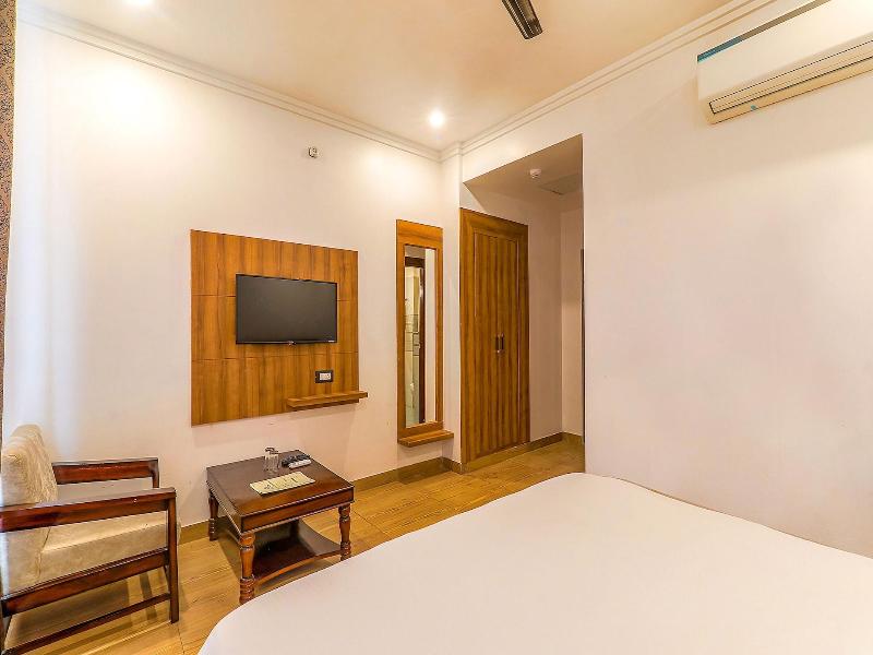 Fabexpress Global Inn New image