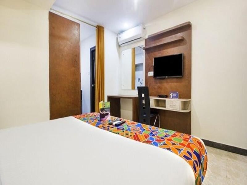 Fabhotel Crown Suites image
