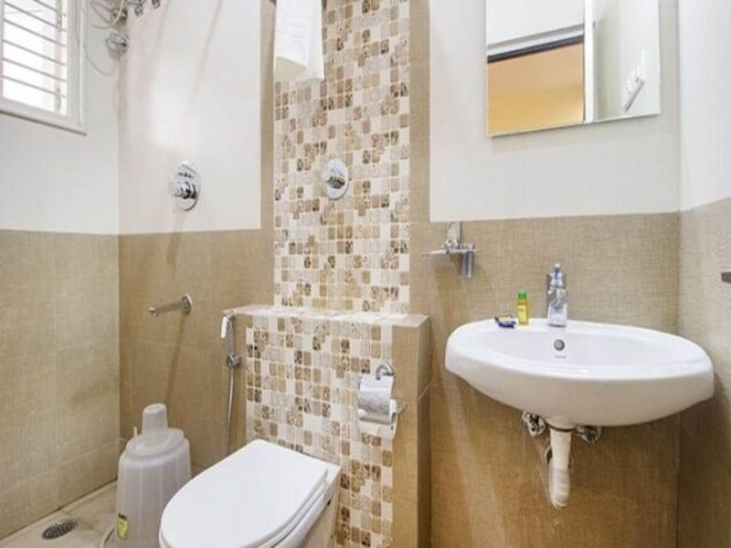Fabhotel Crown Suites image