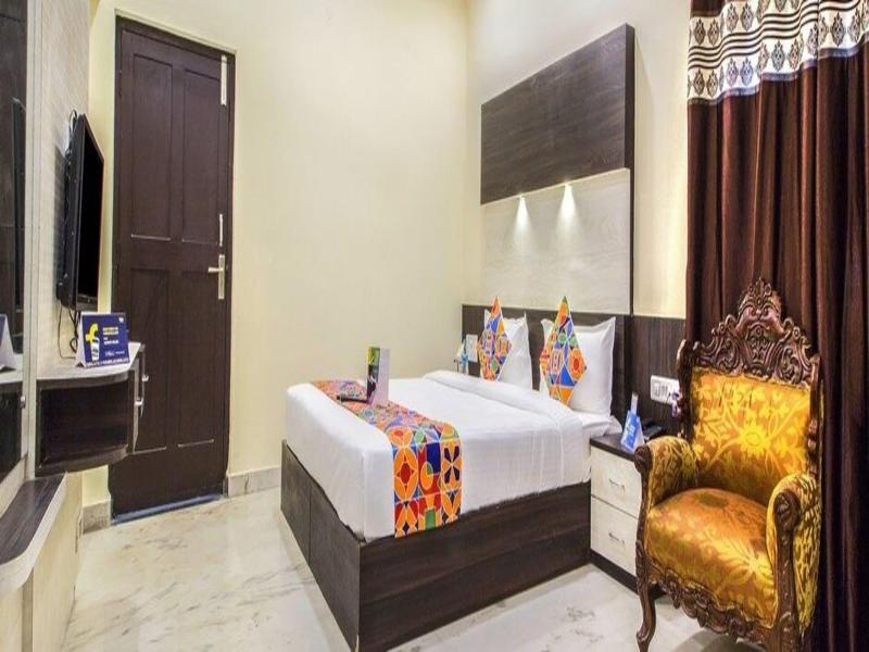 Fabhotel Crown Suites image