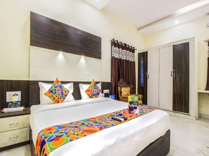 Fabhotel Crown Suites image