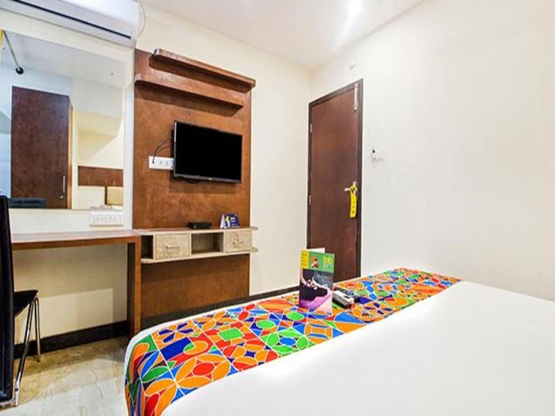 Fabhotel Crown Suites image