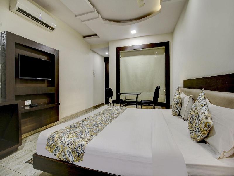 Fabhotel Csfc image