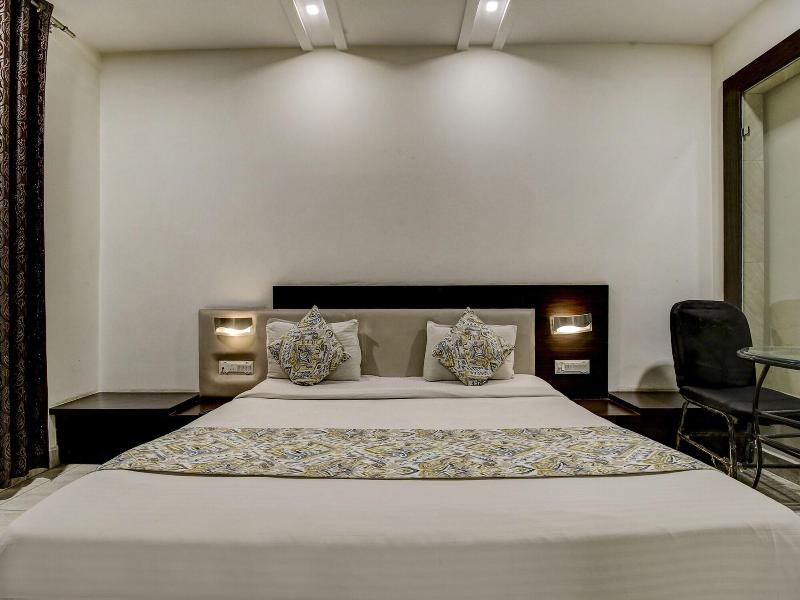 Fabhotel Csfc image