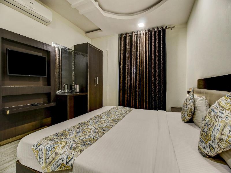 Fabhotel Csfc image