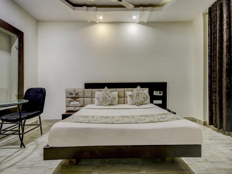 Fabhotel Csfc image