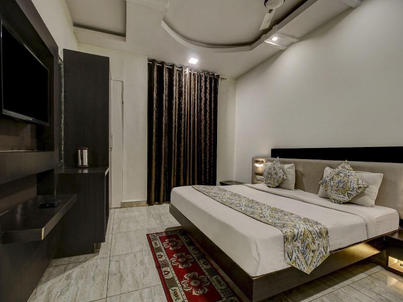Fabhotel Csfc image