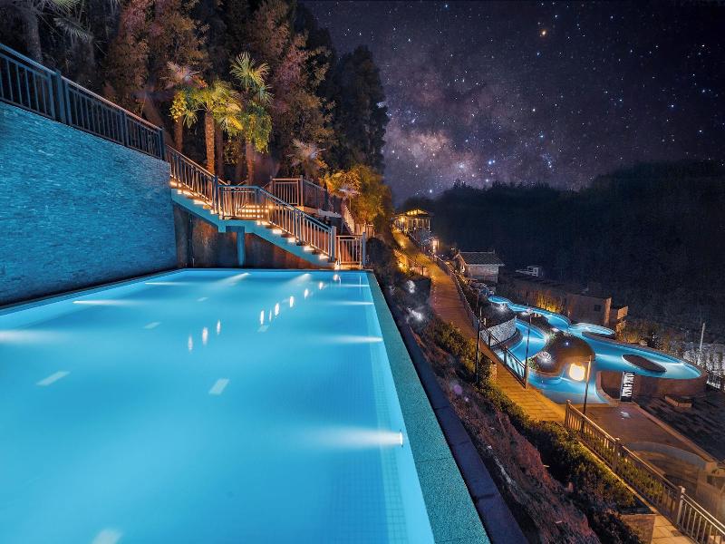 Wyndham Grand Plaza Royale Hot Springs Fenghuang image