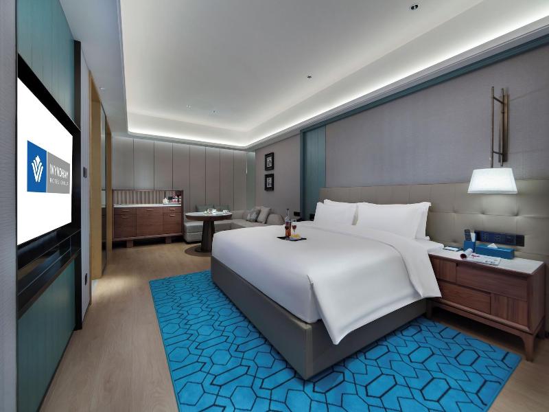 Wyndham Grand Plaza Royale Hot Springs Fenghuang image 7