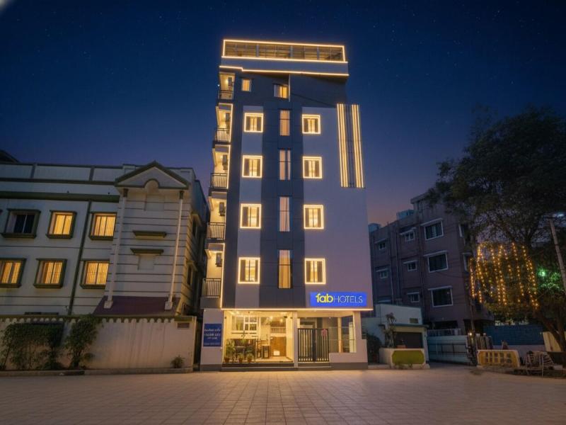 Fabhotel Crystal Suites image