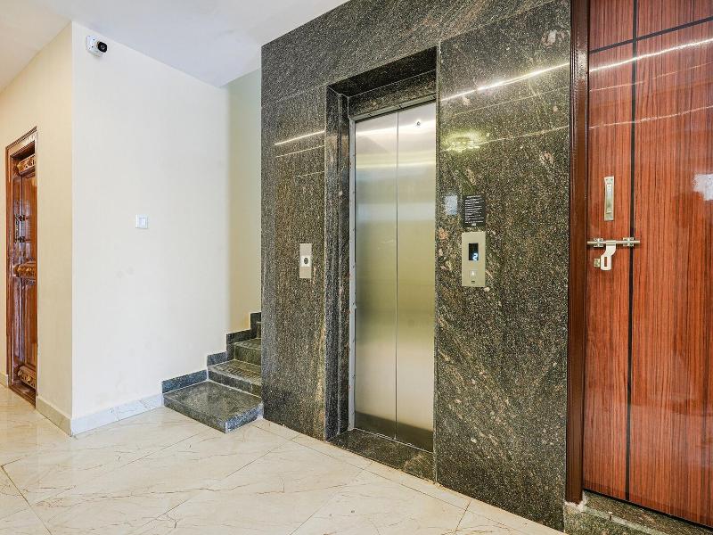Fabhotel Crystal Suites image