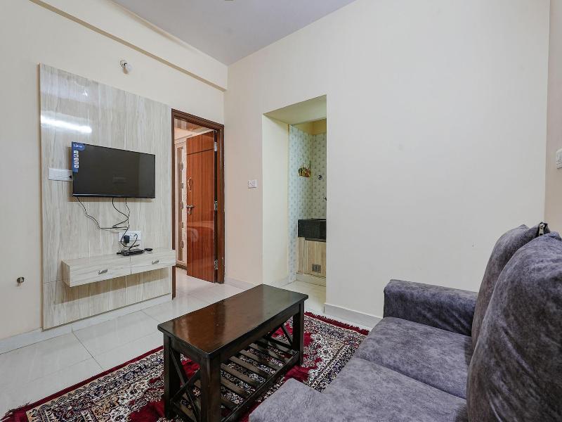 Fabhotel Crystal Suites image