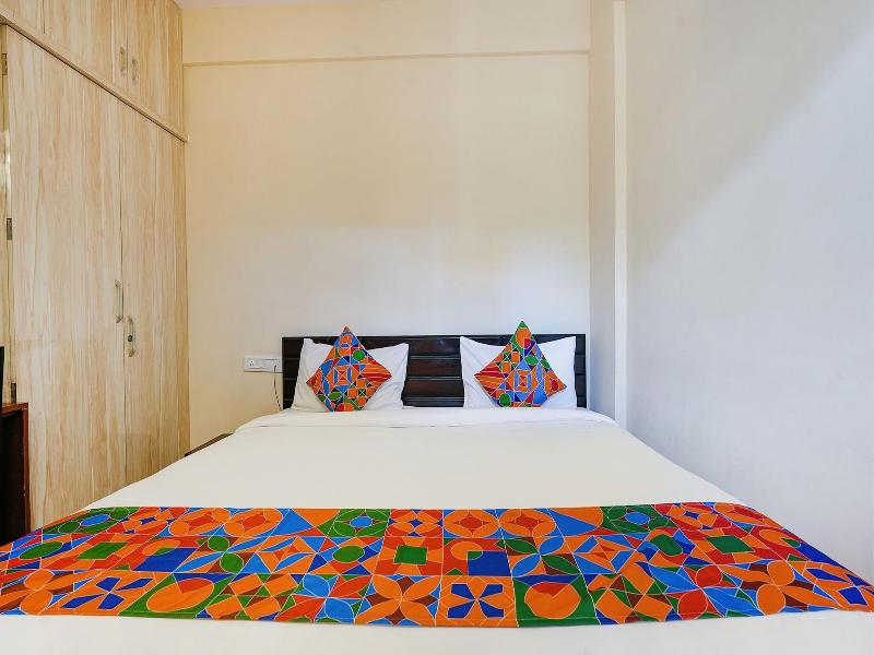 Fabhotel Crystal Suites image