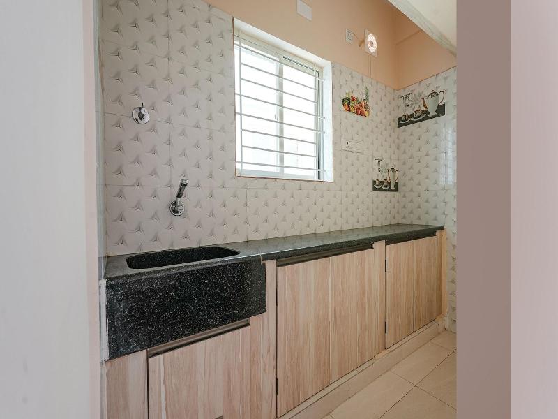 Fabhotel Crystal Suites image