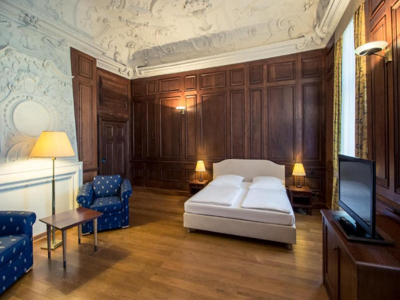 Sunday Hotel Schloss Neustadt Glewe  image