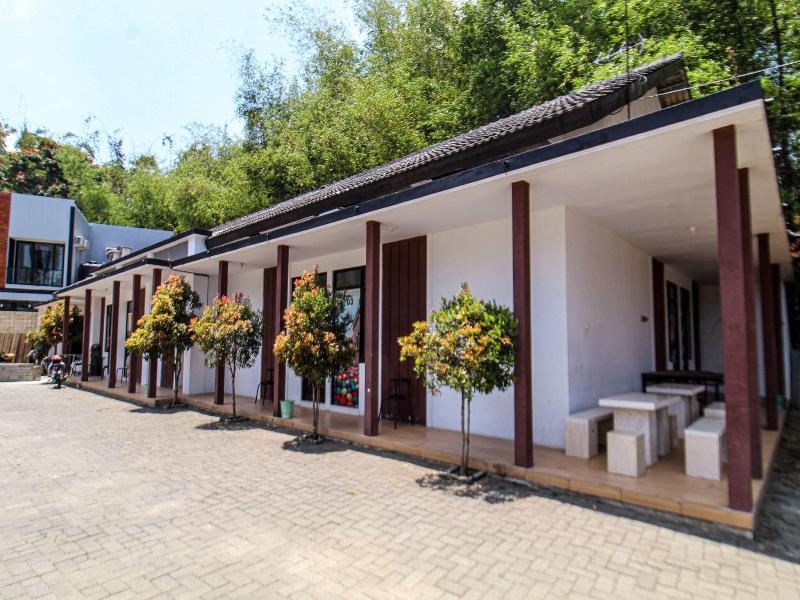 Bwalk Hotel Malang image