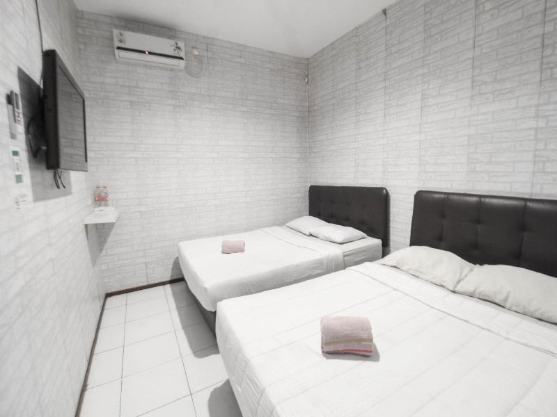Bwalk Hotel Malang image