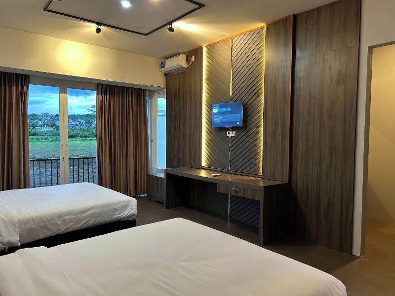 Bwalk Hotel Malang image