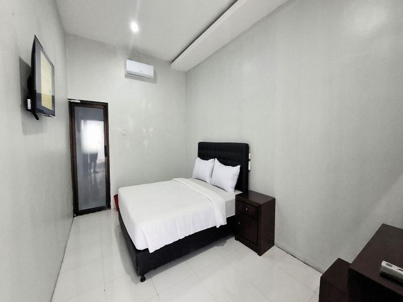 Bwalk Hotel Malang image