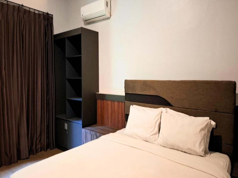 Bwalk Hotel Malang image