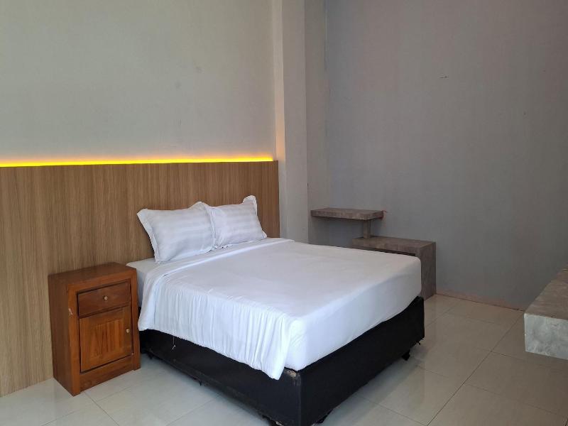 Bwalk Hotel Malang image