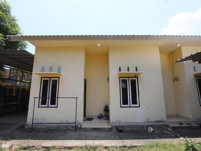 Oyo Life 93153 Kos Jenggala — general view