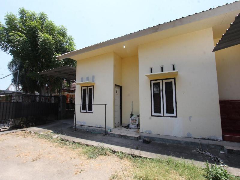 Oyo Life 93153 Kos Jenggala — general view