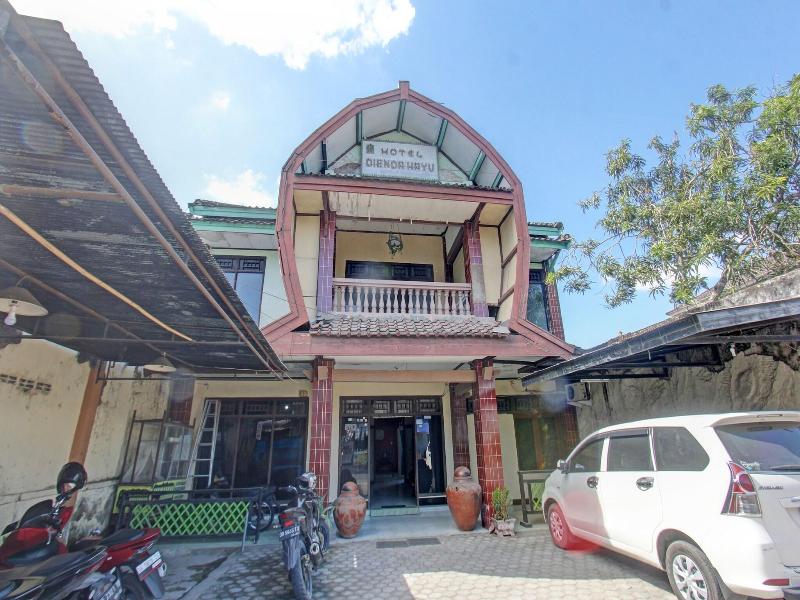 Hotel O Dienda Hayu Near Alun Alun Tastura