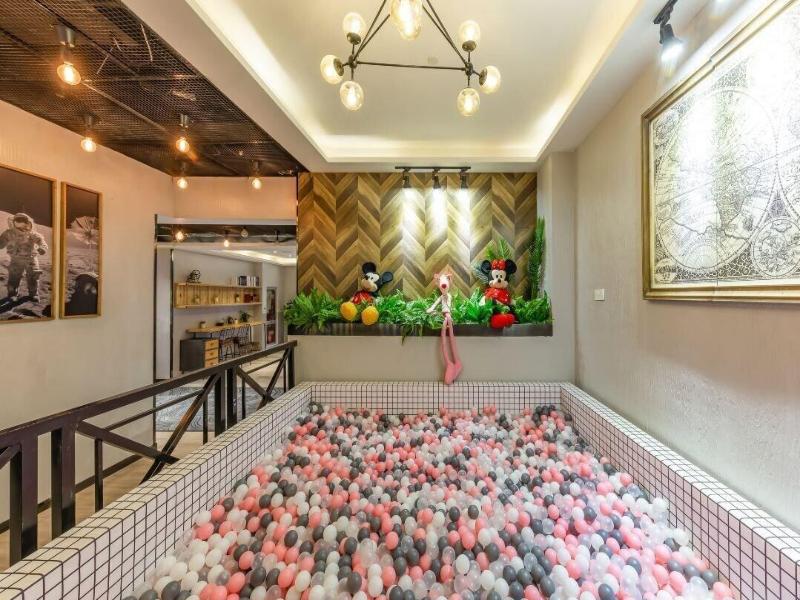 Shanghai Vintage Hotel Disneyland Branch image