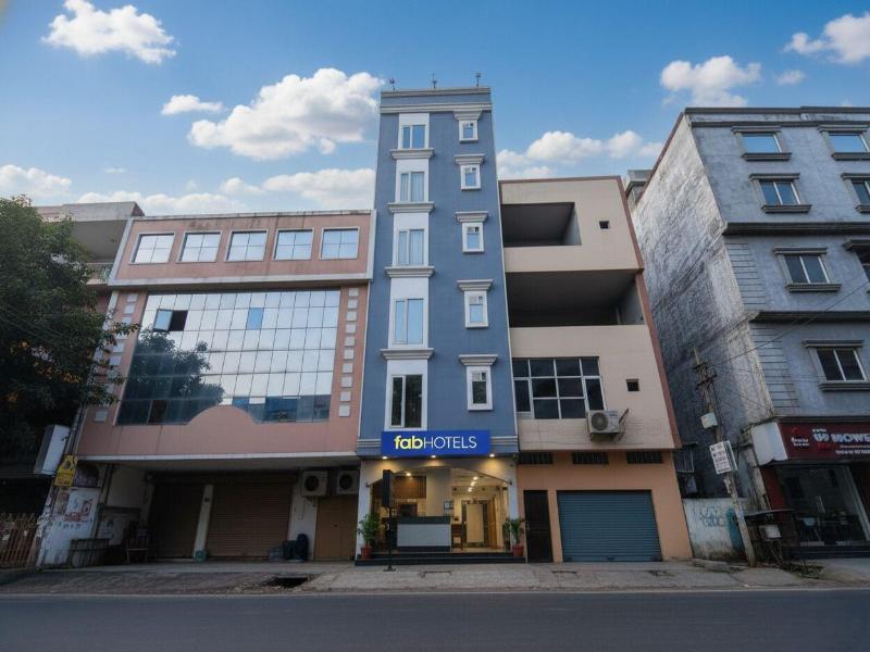 Fabhotel Spring — general view