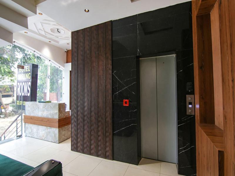 Fabhotel Spring