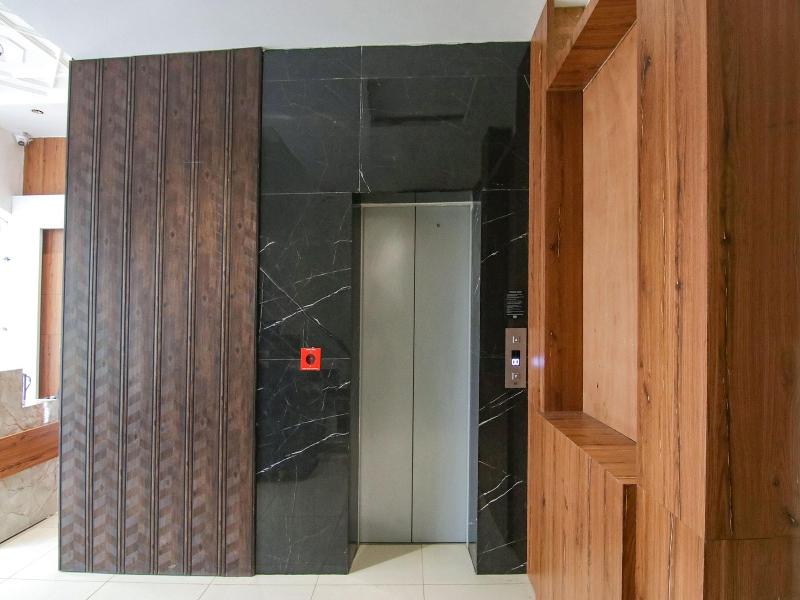 Fabhotel Spring
