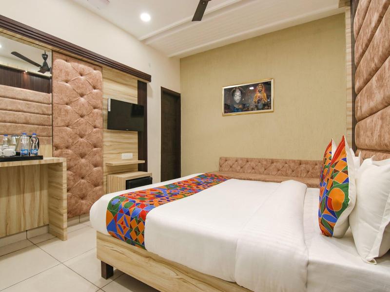 Fabhotel Spring 5