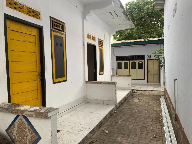 Oyo Life Kos Bu Luh Mangku image