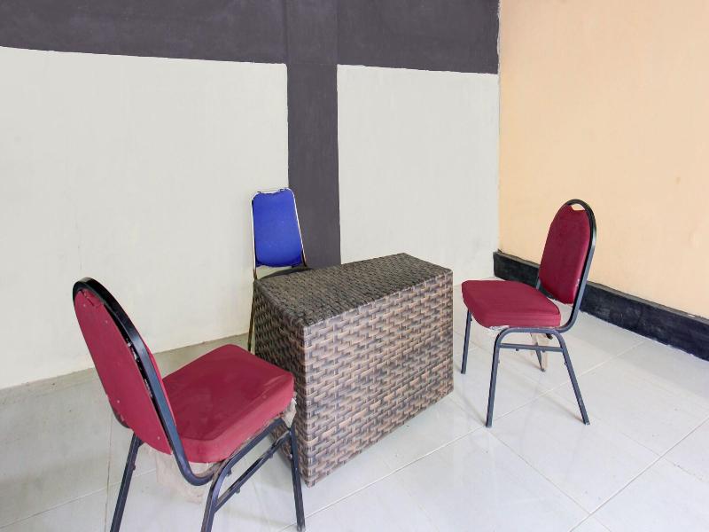 Oyo Life 93155 Wisma Sarah image