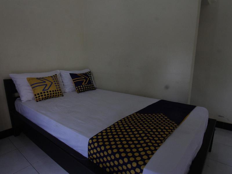 Oyo Life 93155 Wisma Sarah image
