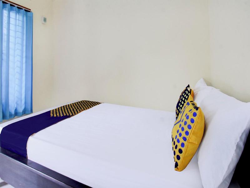 Oyo Life 93155 Wisma Sarah image