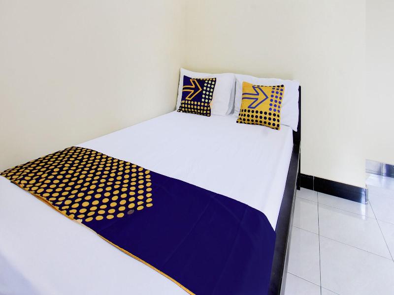 Oyo Life 93155 Wisma Sarah image