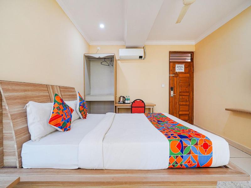 Fabhotel Bns Comforts image