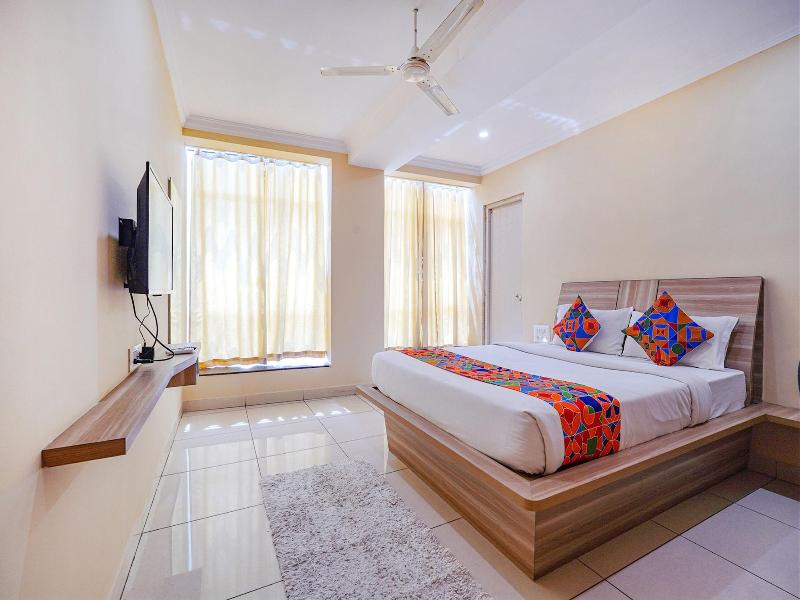 Fabhotel Bns Comforts image