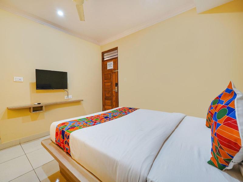 Fabhotel Bns Comforts image