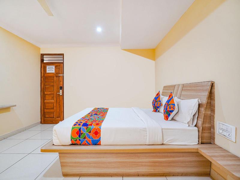 Fabhotel Bns Comforts image
